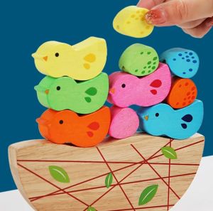 Дървена баланс играчка "Люлка с птици"