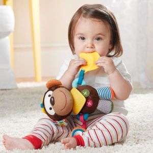 Мека играчка - маймунка с гризалка