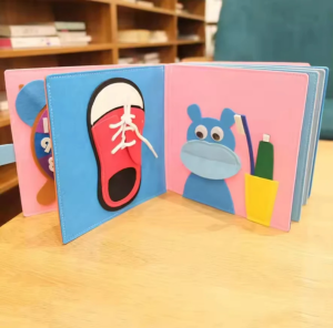 Голяма текстилна сензорна книжка Дъга